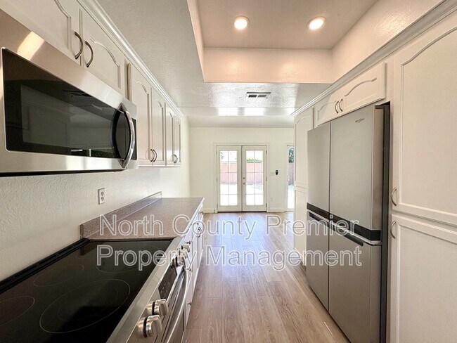 Building Photo - 2995 Lexington Cir