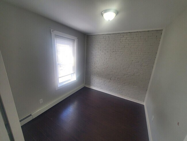 Building Photo - 620 Dudley St