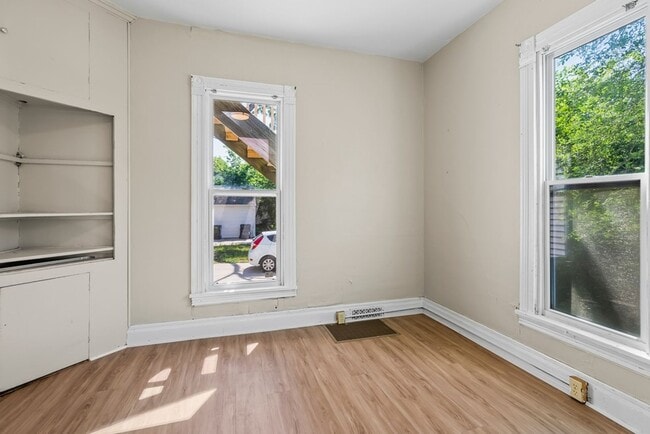 Building Photo - 1804 College St