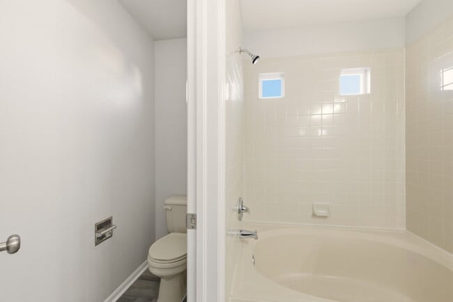 Building Photo - Beautiful Stroh Ranch 4 Bedroom, 2.5 Bath Home, Brand New Kitchen Appliances READY JUNE 5th