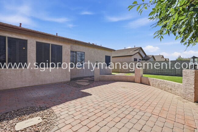 Building Photo - 12442 N 82nd Ln