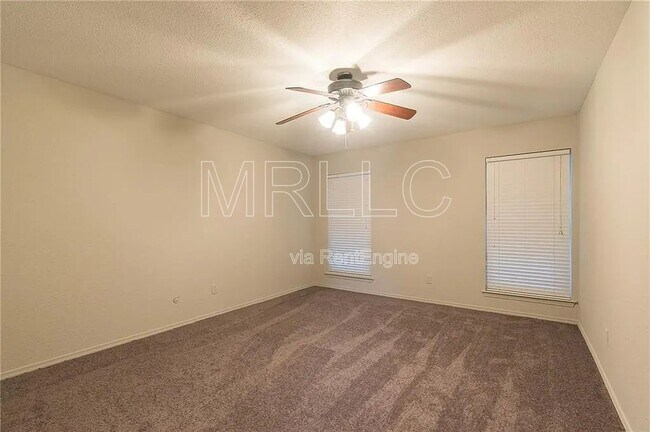 Building Photo - 4012 Ridglea Country Club Dr