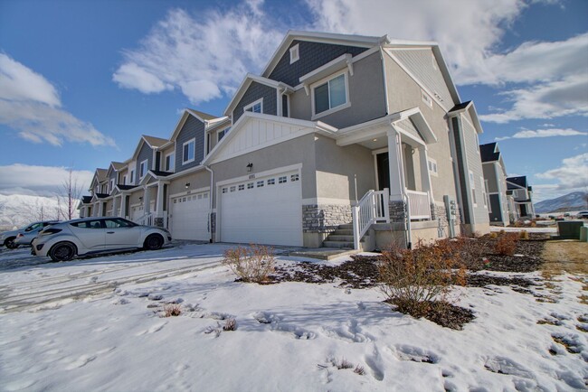 Building Photo - Pet Friendly Spacious Lehi Townhome