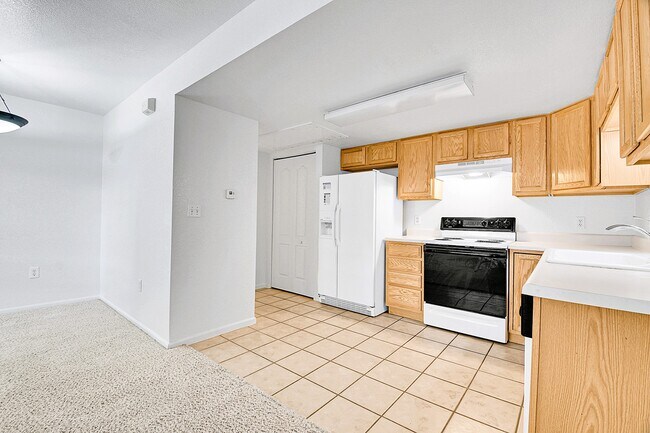 Building Photo - 1697 S Cole St