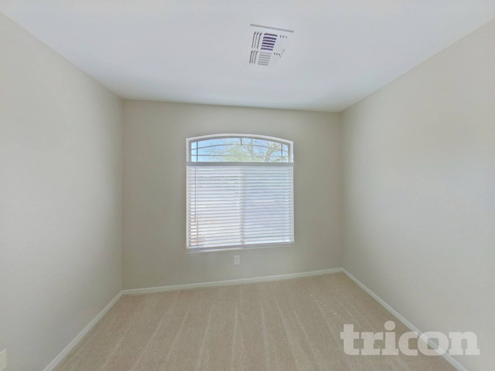 Building Photo - 43386 W Arizona Ave