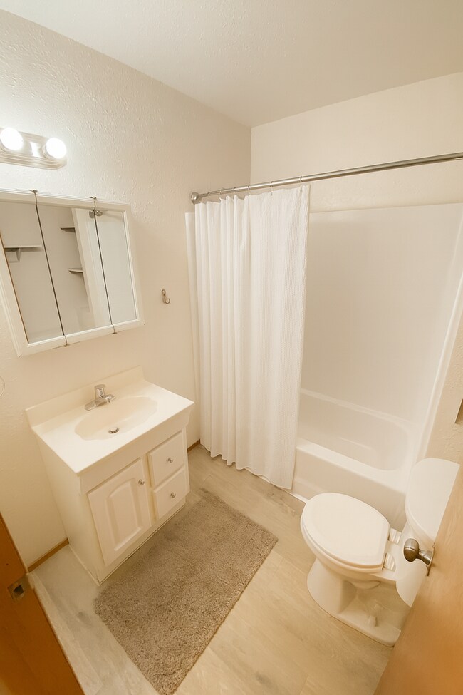 Building Photo - Beks413 (CWP)