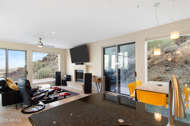 Building Photo - 126 W North Ln