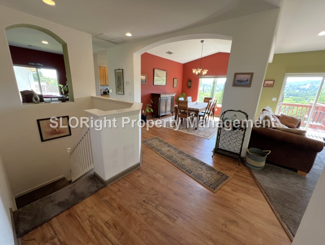 Building Photo - AVAILABLE AUGUST - Gorgeous 3 Bedroom Paso Robles Home