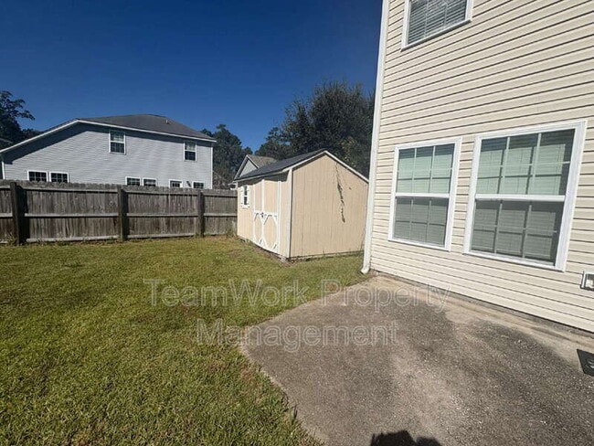 Building Photo - 102 Maywood Drive