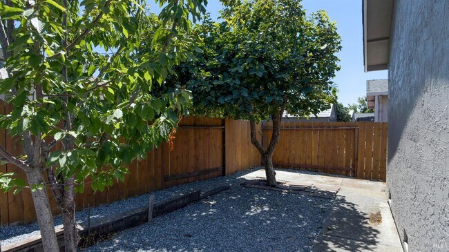 Building Photo - 340 Mokelumne Dr