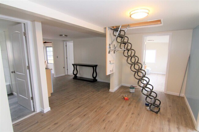 Building Photo - 71 Miller Rd