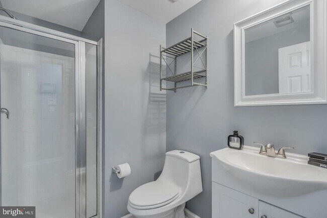 Building Photo - 642 Belmont Bay Dr