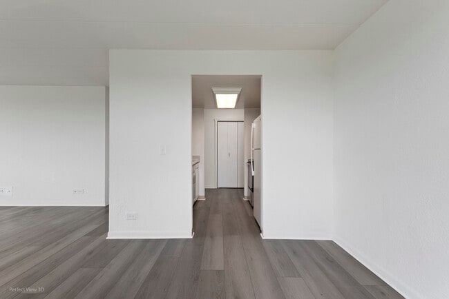 Building Photo - 1 Renaissance Pl