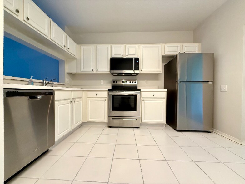 Building Photo - 1238 Standridge Dr