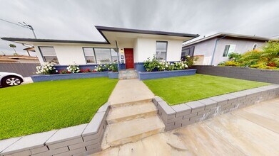 Building Photo - Large 3 bed 2 bath on 62nd!