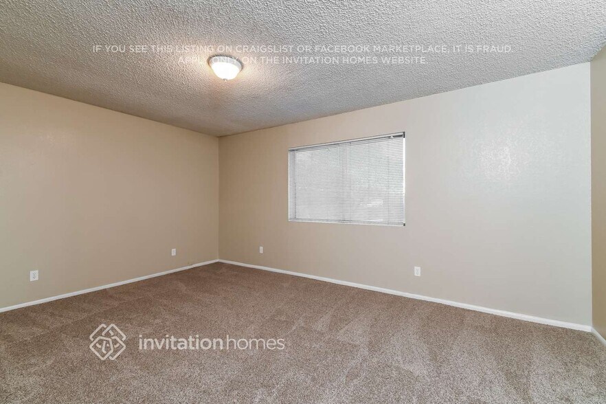 Building Photo - 1209 S Hall