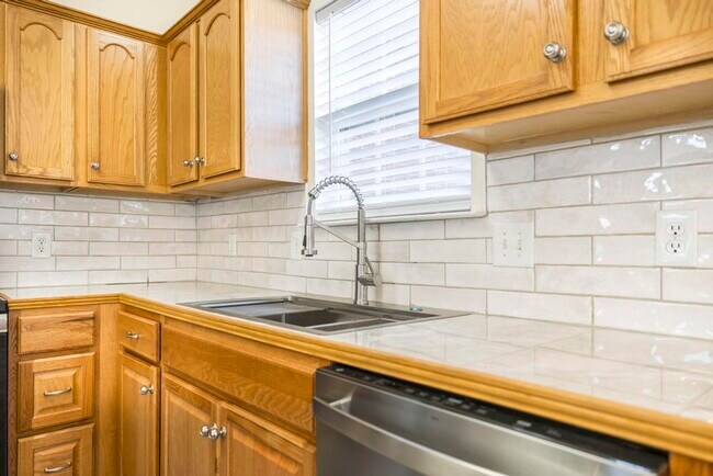 Building Photo - 807 Loudon Hill Dr