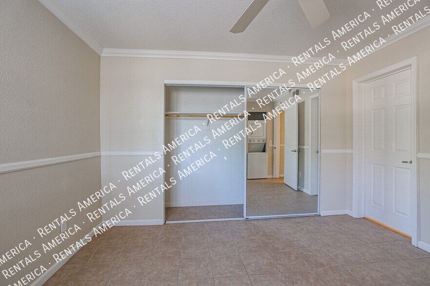 Building Photo - 1720 E Thunderbird Rd
