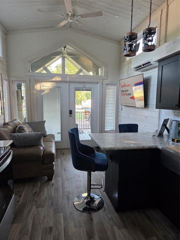 Building Photo - 8888 Easy Ln