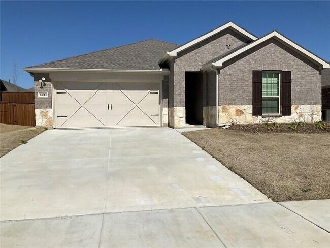 Building Photo - 6021 Tudor Pl