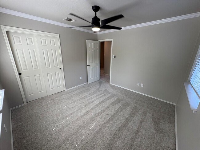 Building Photo - 2109 Rockland Dr