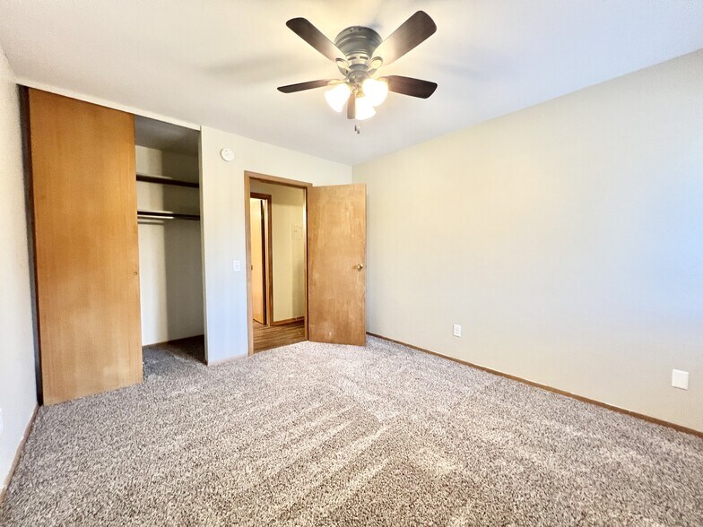 Building Photo - 821 George St