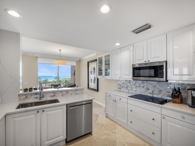 Building Photo - 700 Ocean Royale Way