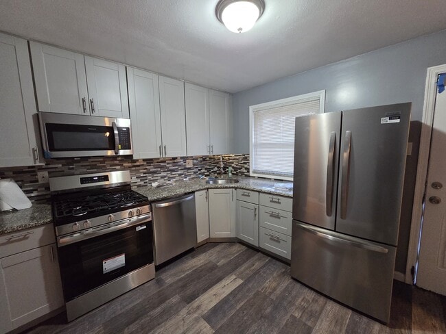 Building Photo - 1358 Highmont Dr