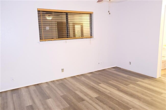 Building Photo - 12808 Irongate Ave