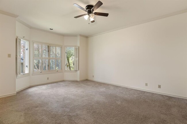 Building Photo - 2834 Montebello Rd