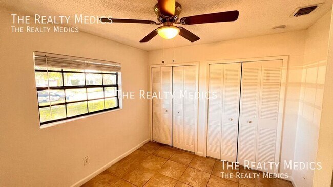 Building Photo - 1009 Alfred Dr