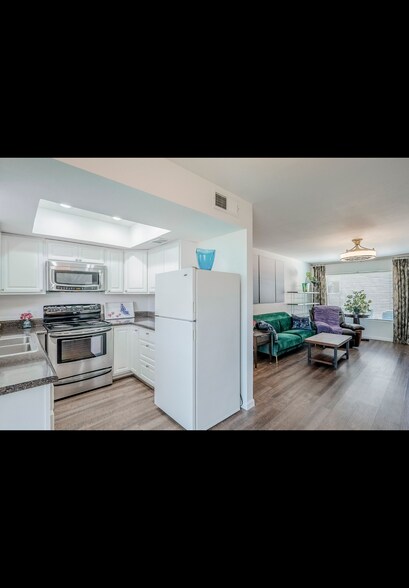 Building Photo - 17241 N 16th Dr