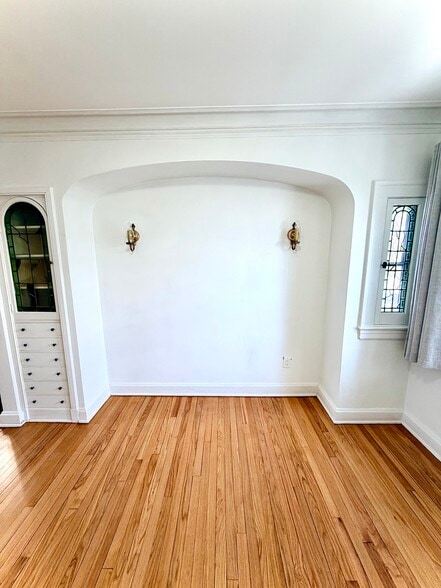 Building Photo - 130 Orlin Ave SE