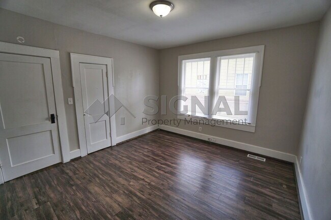 Building Photo - 1785 Steiner Ave SW