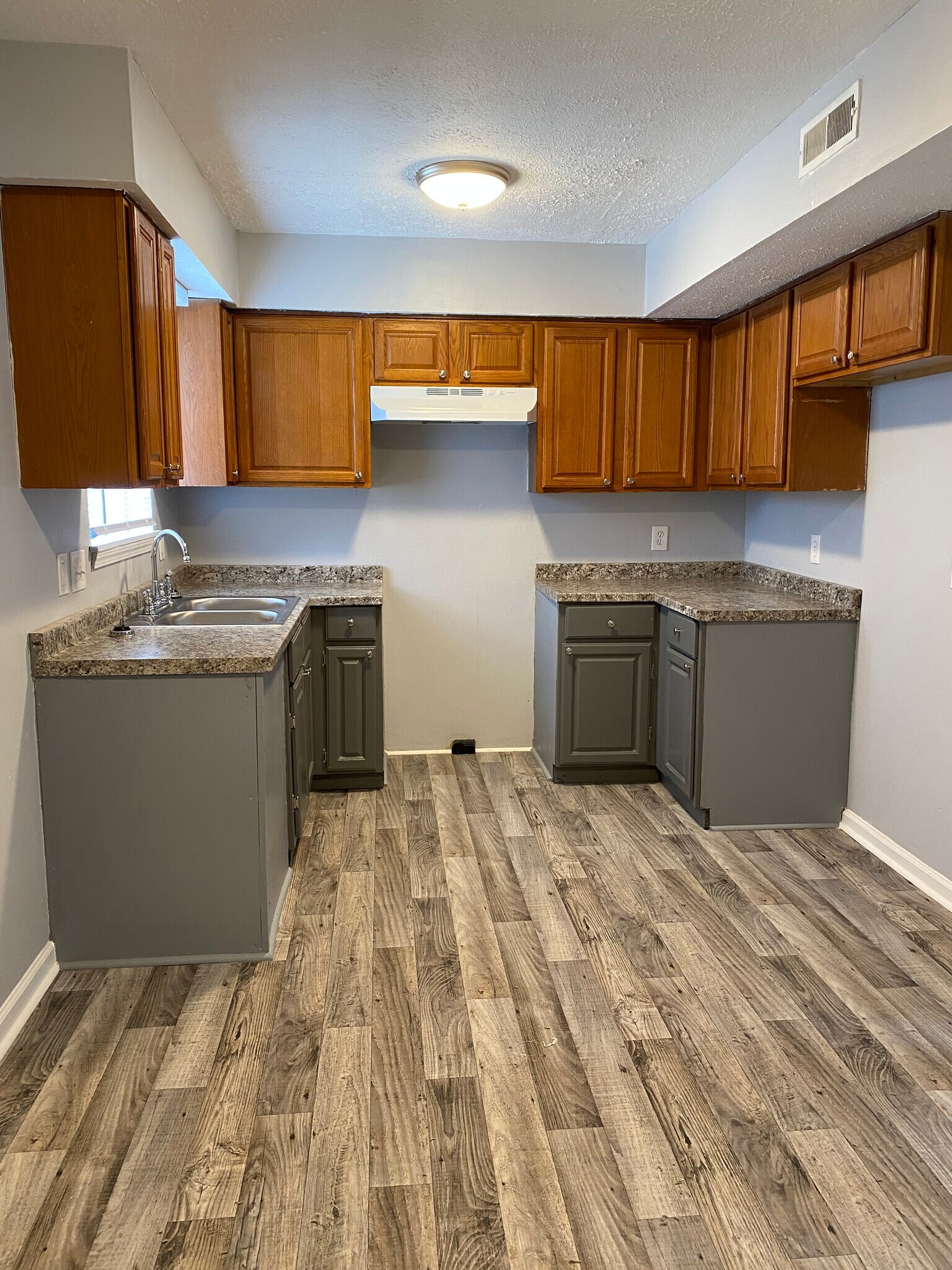 Building Photo - 738 Flint Ridge Dr