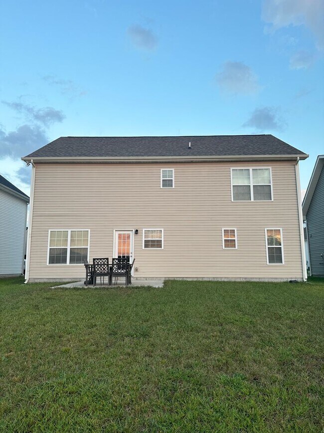 Building Photo - Maryville 37803 - 3 bedroom, 2.5 bath home - Contact Tanner Fee (865) 850-5103