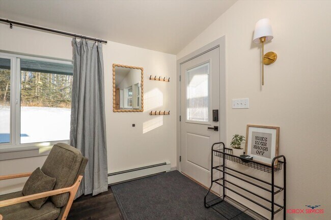 Building Photo - 7427 Twin Lakes Dr