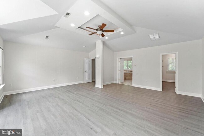Building Photo - 12312 Streamvale Cir