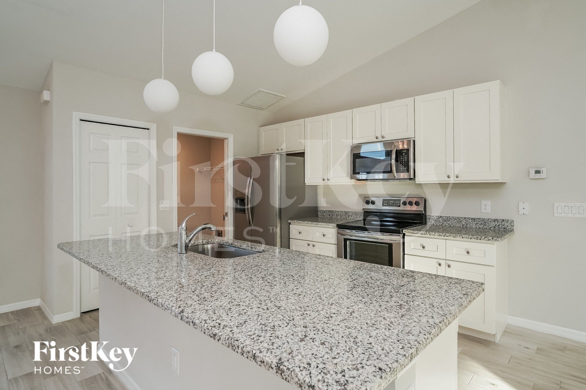 Building Photo - 1021 SW 11th Ave