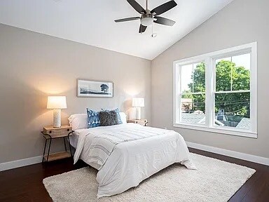 Building Photo - 1436 Oak St