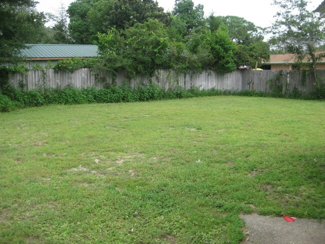 Building Photo - Great 2 bedroom Home in Fort Walton Beach