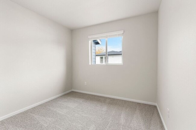 Building Photo - 3422 SW Hartley Ave