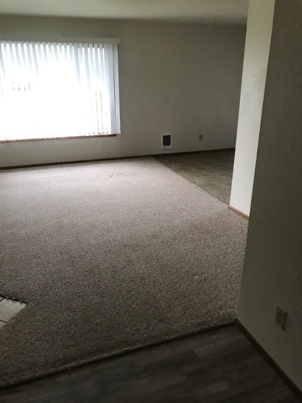 Building Photo - 506 4th Ave SE