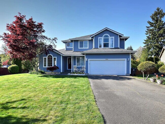 Building Photo - Welcome Home! This beautiful and spacious home