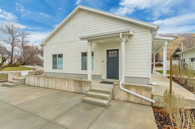 Building Photo - 12990 12990 S