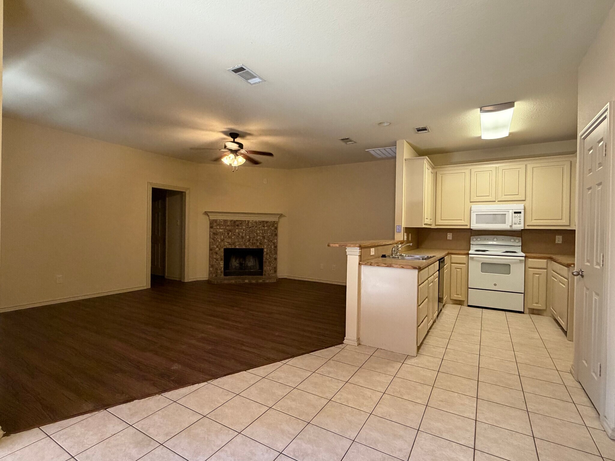 Building Photo - 5801 Swords Dr