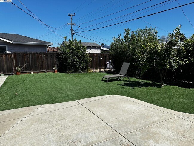 Building Photo - 4652 Wheeler Dr