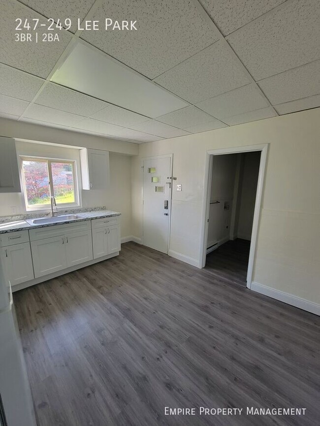 Building Photo - 247-249 Lee Park-