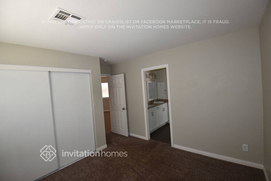 Building Photo - 6440 Silver Dawn Ln