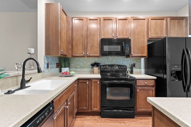 Building Photo - Spacious 3 story Townhome-Close to Downtown Raleigh- Renaissance Park-Available Now!